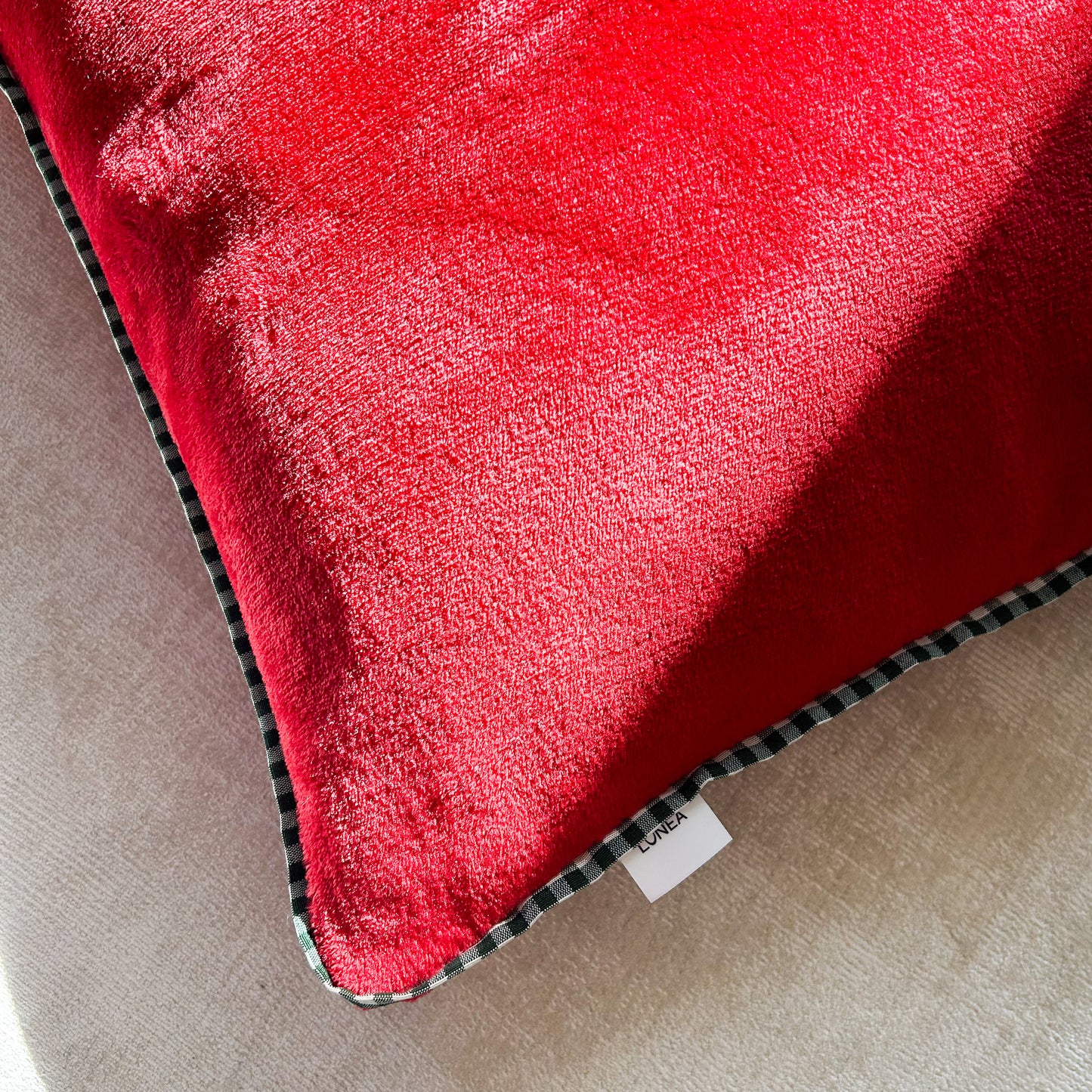 Federa_cuscino_pelliccia_rossa_morbido_natale_idea_regalo_decorazione_casa_home