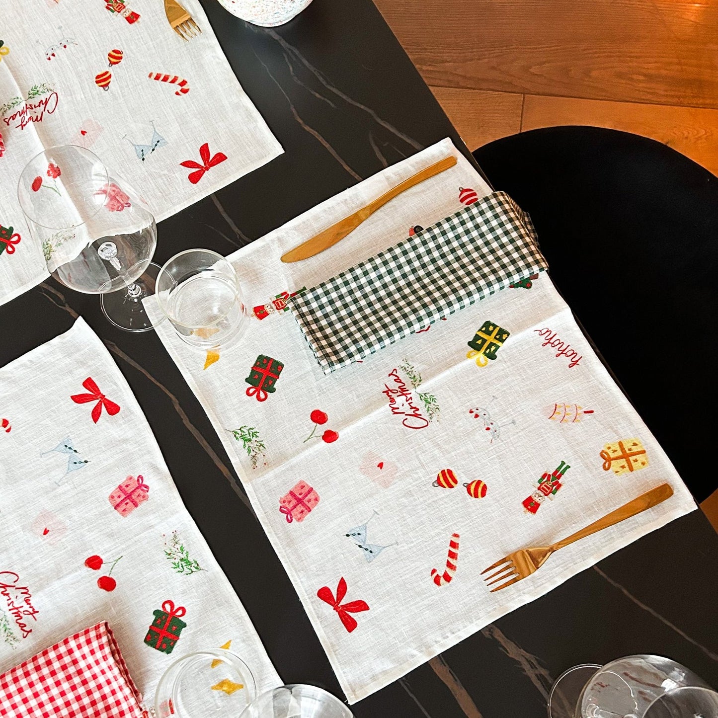 Placemat_in_fabric_Christmas_100_linen_table_setting