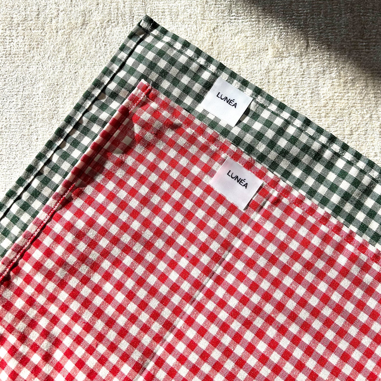 Red_and_green_cotton_checkered_napkins_Christmas