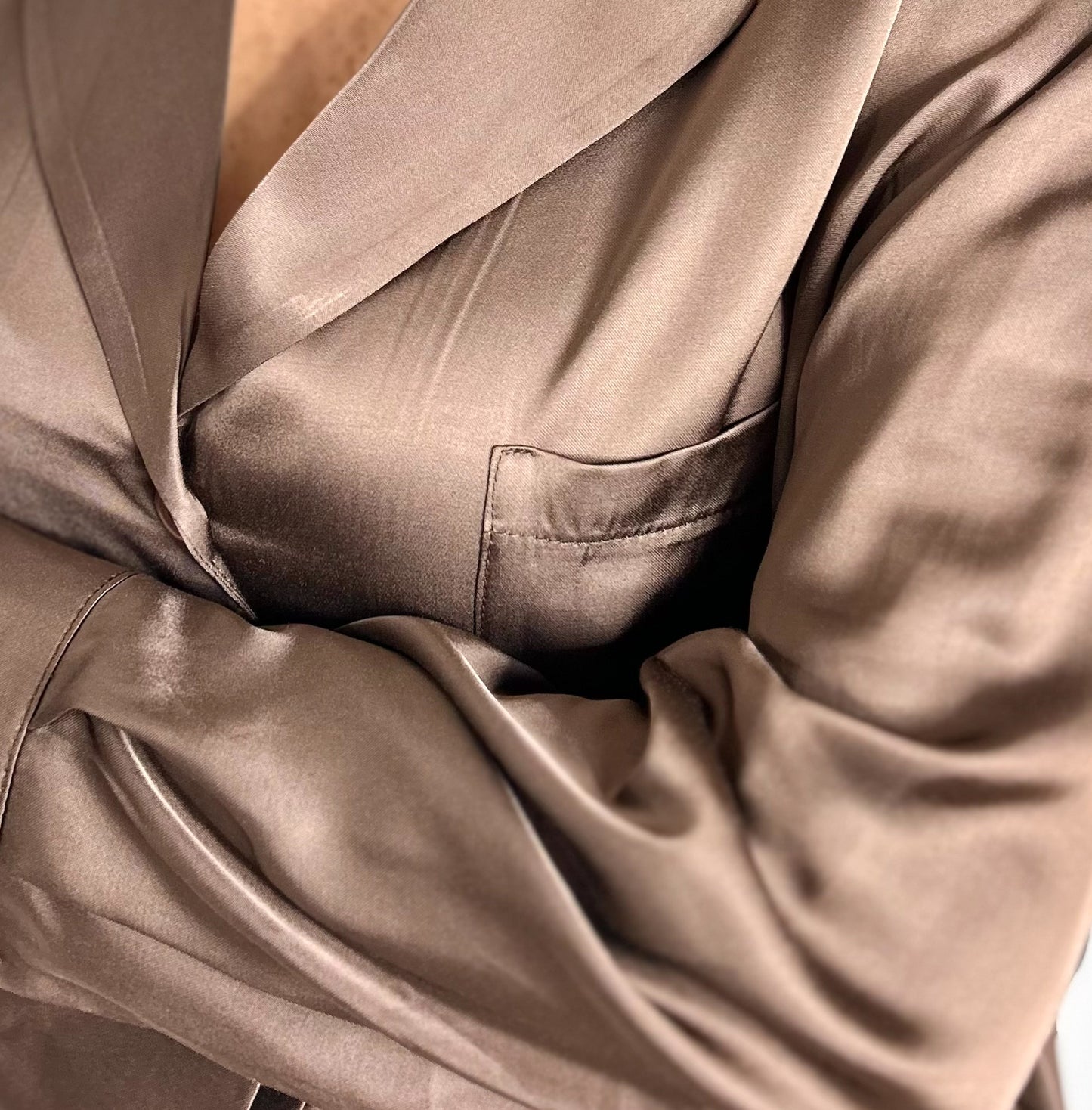 suitinsatenbrownloungewearpartylookchristmasdetail