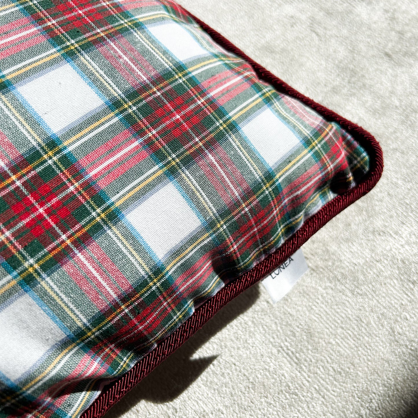 tartan_cushion_pillowcase_with_bordeaux_cord_cotton_fabric_home_decoration