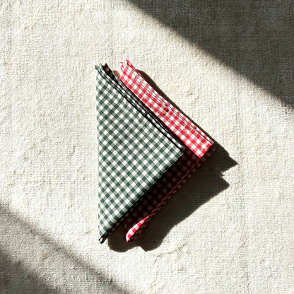 Christmas_cotton_napkins_red_and_green_checks_Christmas_table