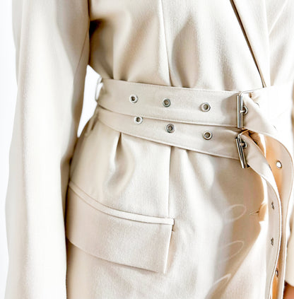 beige_blazer_with_belt_party_look_balmain