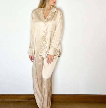 completeinsatenbeigeloungewearpartylookchristmas